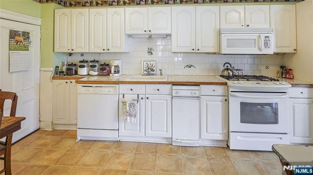 695 Ramapo Valley Road, Oakland, NJ 07436