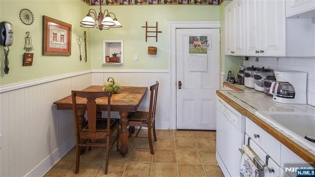 695 Ramapo Valley Road, Oakland, NJ 07436