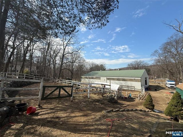 695 Ramapo Valley Road, Oakland, NJ 07436