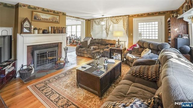 695 Ramapo Valley Road, Oakland, NJ 07436