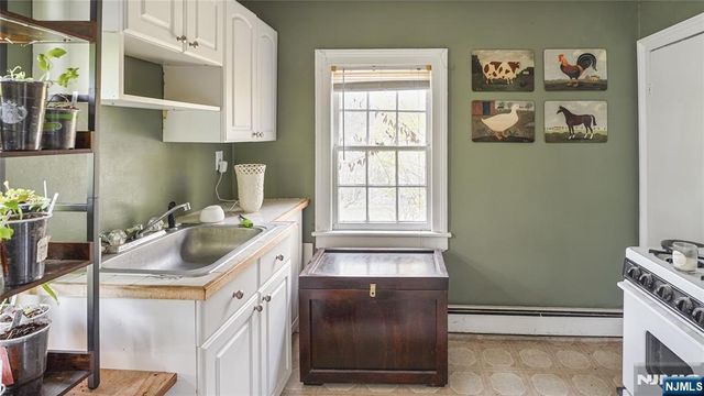 695 Ramapo Valley Road, Oakland, NJ 07436
