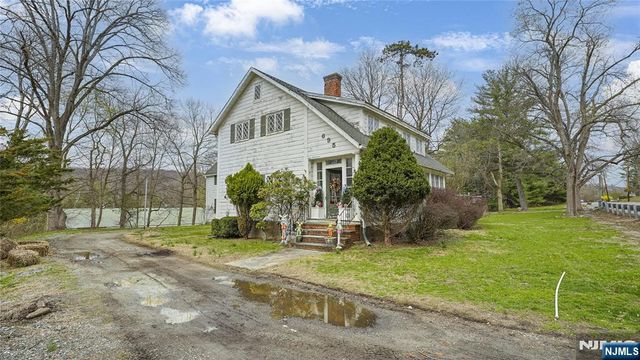 695 Ramapo Valley Road, Oakland, NJ 07436