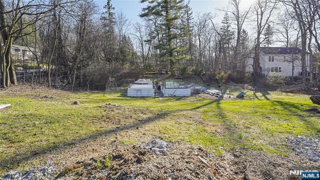 695 Ramapo Valley Road, Oakland, NJ 07436