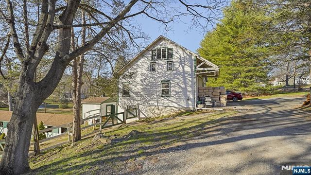695 Ramapo Valley Road, Oakland, NJ 07436