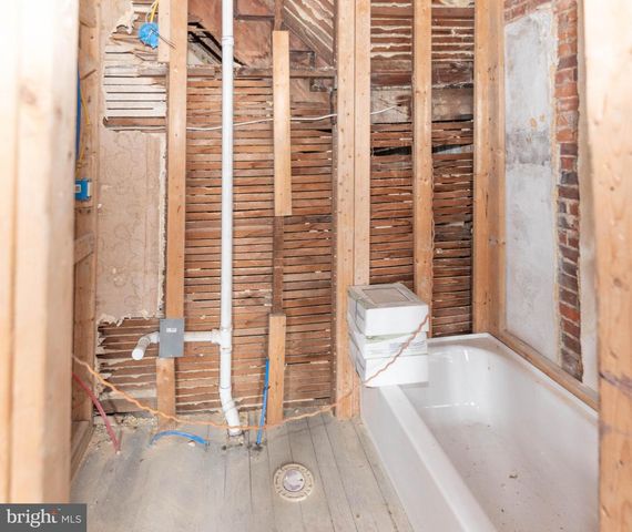 20 N GILMOR ST, Baltimore, MD 21223