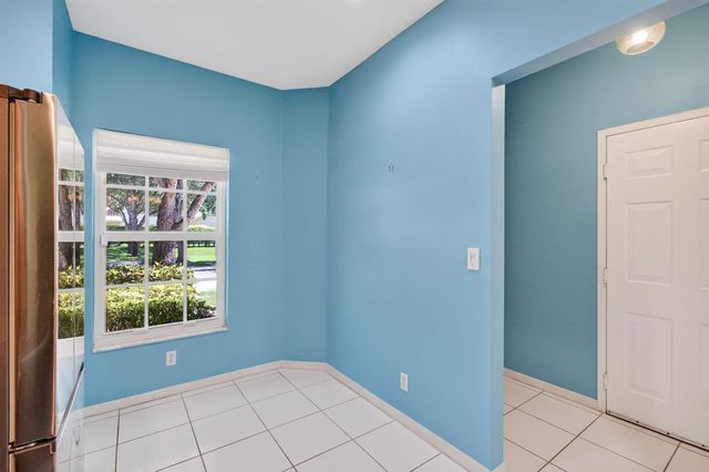 6374 Park Lake Circle, Boynton Beach, FL 33437
