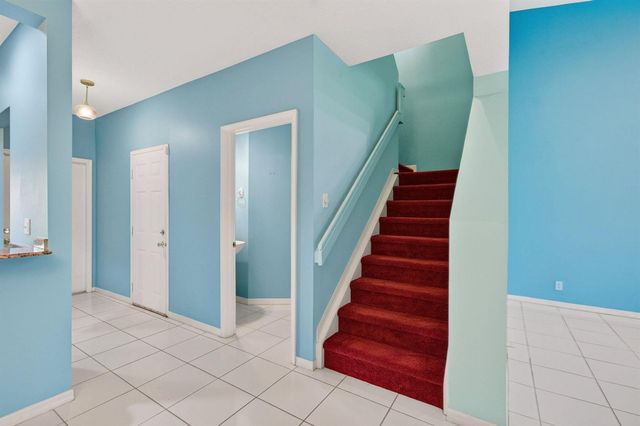6374 Park Lake Circle, Boynton Beach, FL 33437