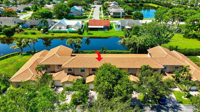 6374 Park Lake Circle, Boynton Beach, FL 33437