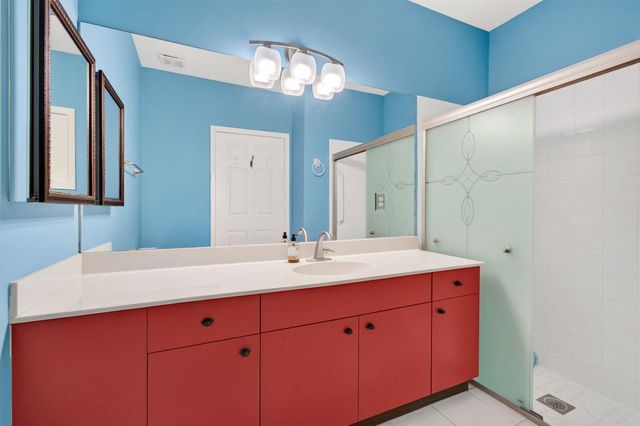 6374 Park Lake Circle, Boynton Beach, FL 33437