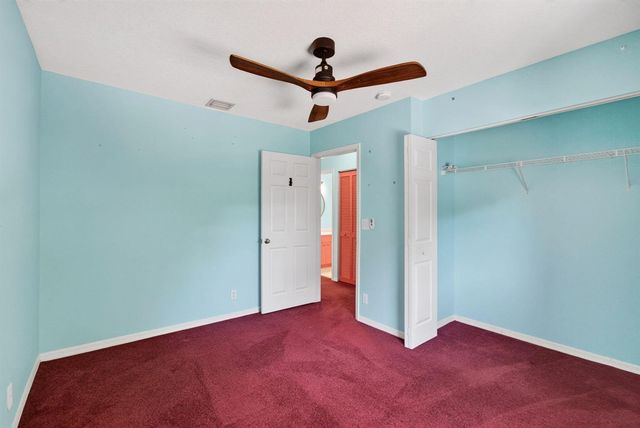 6374 Park Lake Circle, Boynton Beach, FL 33437