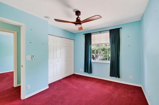6374 Park Lake Circle, Boynton Beach, FL 33437