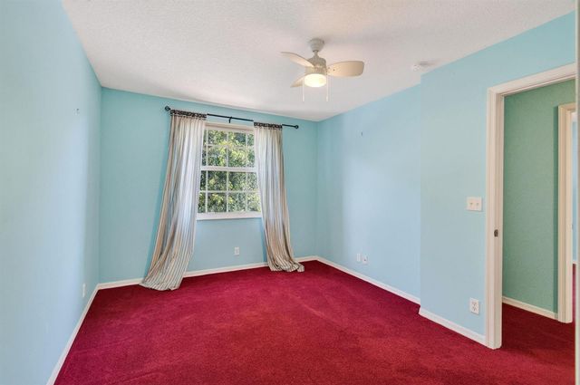 6374 Park Lake Circle, Boynton Beach, FL 33437