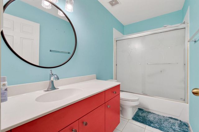 6374 Park Lake Circle, Boynton Beach, FL 33437