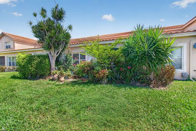 6374 Park Lake Circle, Boynton Beach, FL 33437