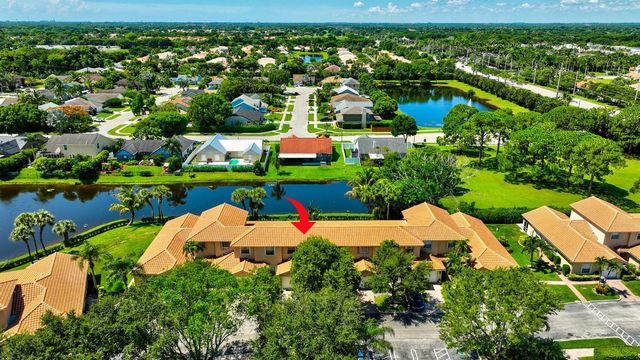 6374 Park Lake Circle, Boynton Beach, FL 33437