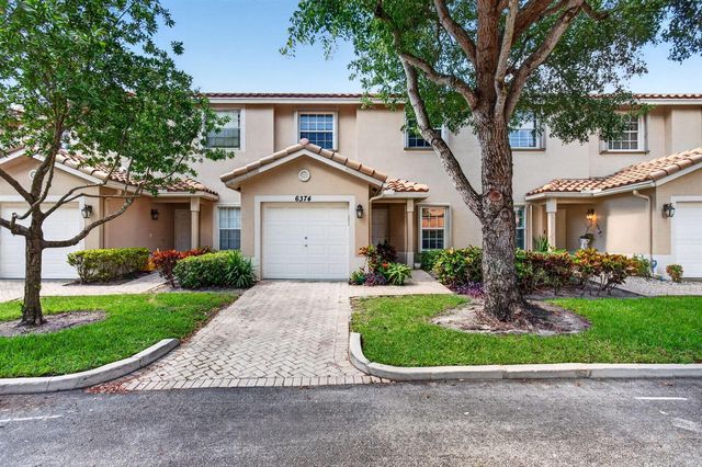 6374 Park Lake Circle, Boynton Beach, FL 33437