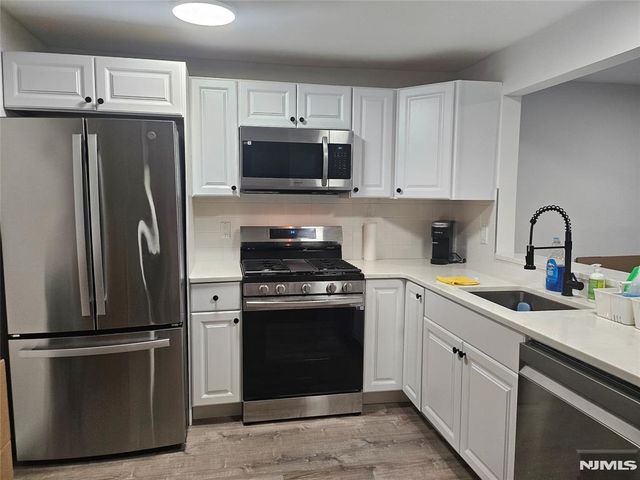 2 Fox Run Drive, Englewood, NJ 07631