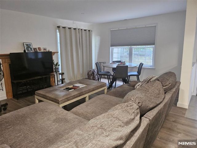 2 Fox Run Drive, Englewood, NJ 07631