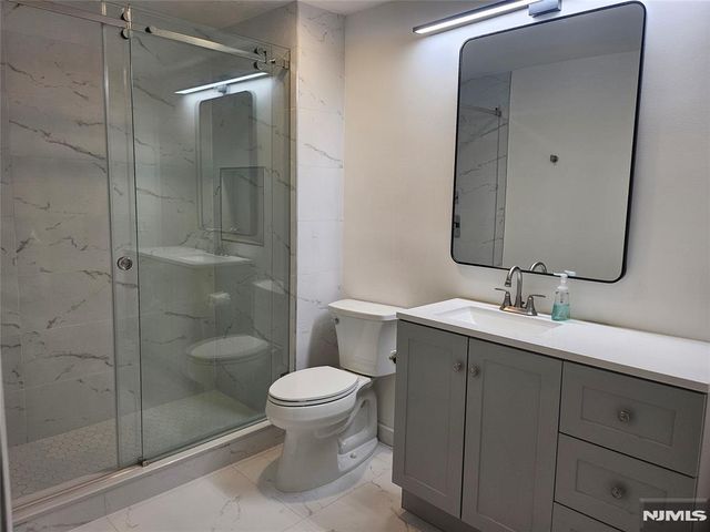 2 Fox Run Drive, Englewood, NJ 07631