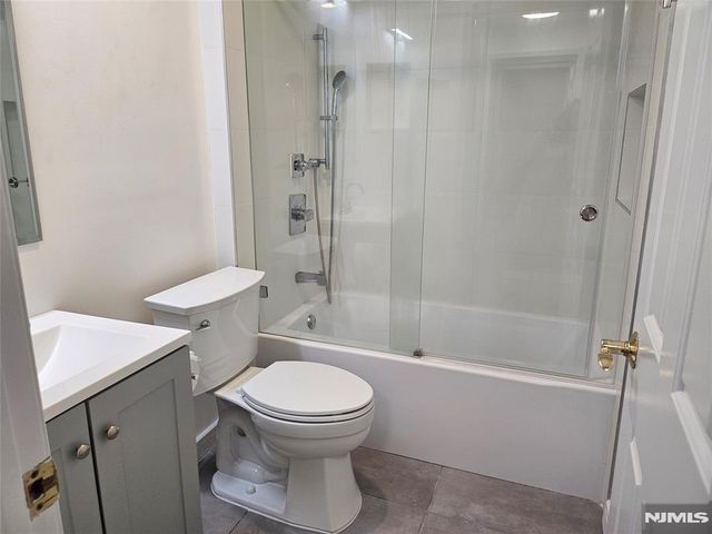2 Fox Run Drive, Englewood, NJ 07631
