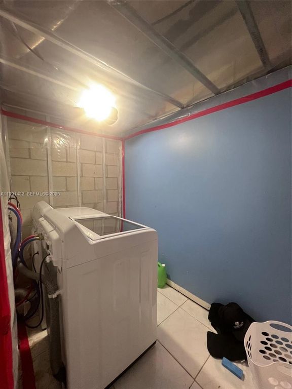 Image 14 of property listing at 4681 Cherry Rd, West Palm Beach, FL 33417