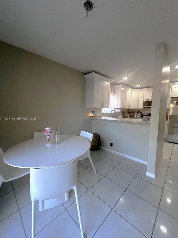 Image 5 of property listing at 4681 Cherry Rd, West Palm Beach, FL 33417