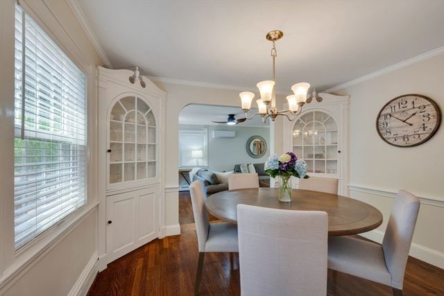 70 Berwick Pl, Norwood, MA 02062