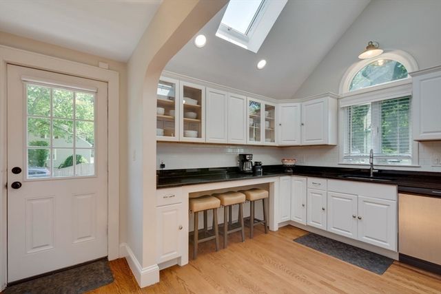 70 Berwick Pl, Norwood, MA 02062