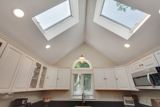 70 Berwick Pl, Norwood, MA 02062