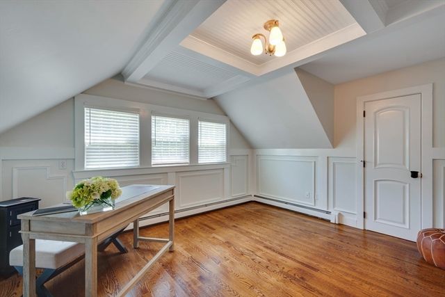 70 Berwick Pl, Norwood, MA 02062