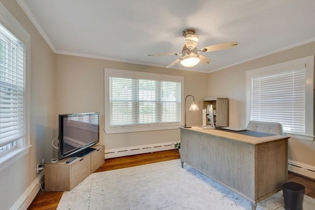 70 Berwick Pl, Norwood, MA 02062