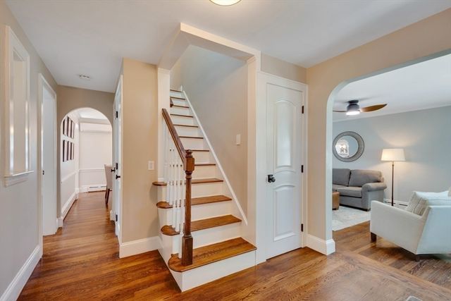 70 Berwick Pl, Norwood, MA 02062