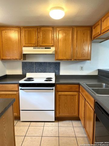 11015 Mount Boracho Dr Apt C, San Antonio, TX 78213