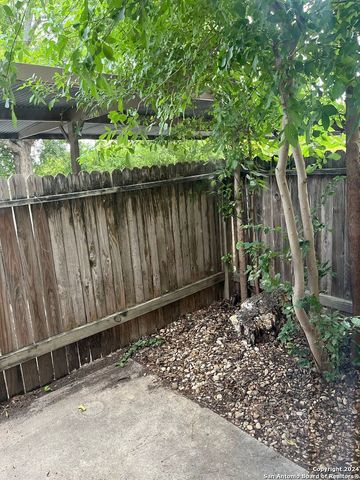 11015 Mount Boracho Dr Apt C, San Antonio, TX 78213