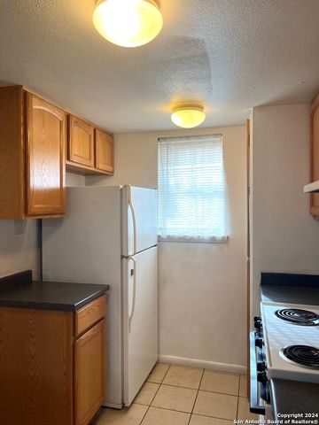 11015 Mount Boracho Dr Apt C, San Antonio, TX 78213