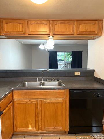 11015 Mount Boracho Dr Apt C, San Antonio, TX 78213