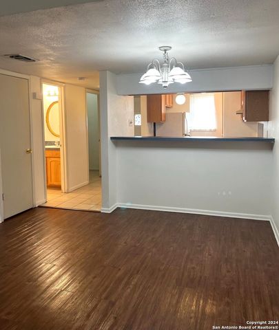 11015 Mount Boracho Dr Apt C, San Antonio, TX 78213