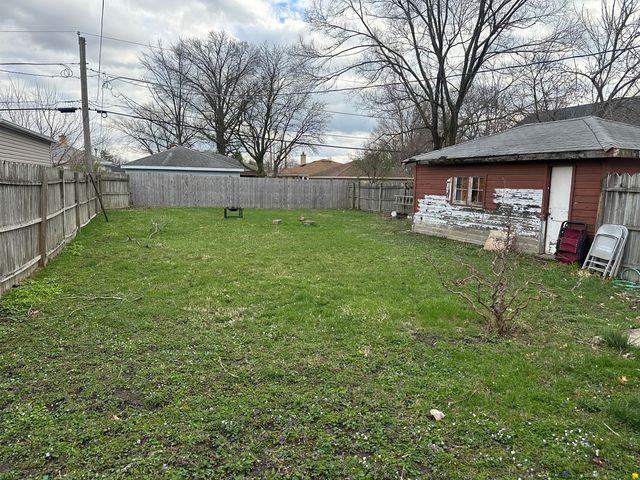 115 E Division Street, Villa Park, IL 60181