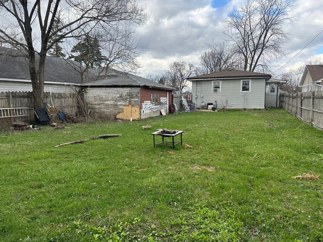 115 E Division Street, Villa Park, IL 60181