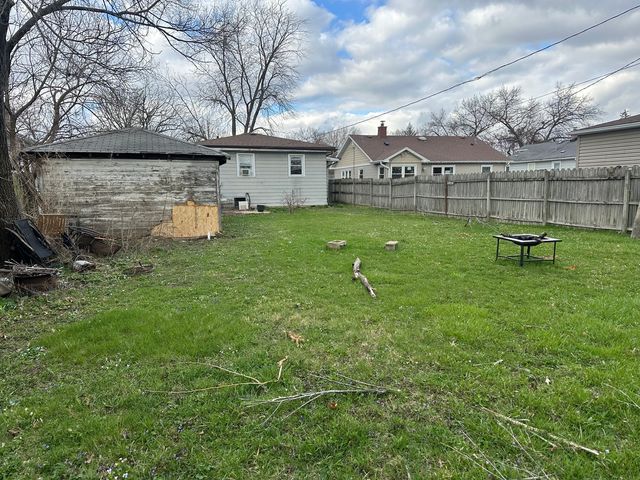 115 E Division Street, Villa Park, IL 60181