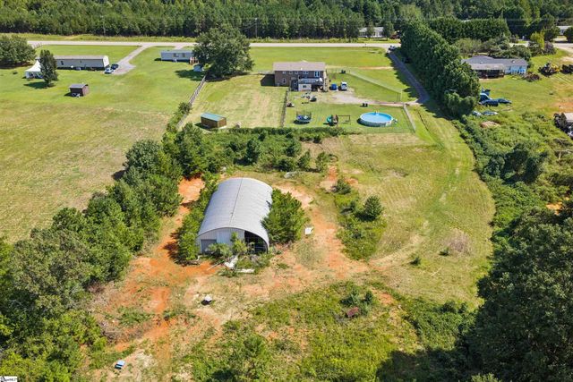1055 Little Mountain Road, Wellford, SC 29385