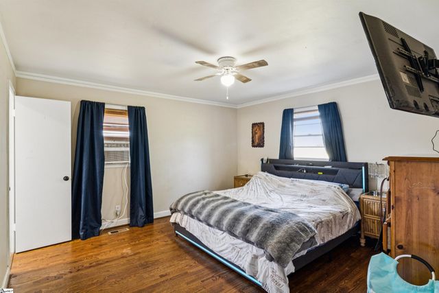 1055 Little Mountain Road, Wellford, SC 29385