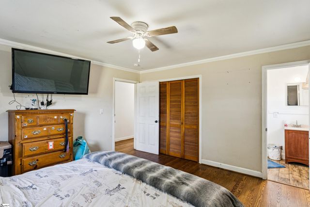 1055 Little Mountain Road, Wellford, SC 29385