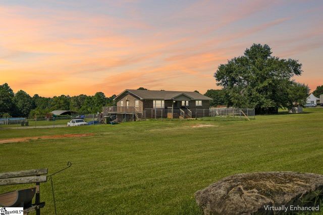 1055 Little Mountain Road, Wellford, SC 29385
