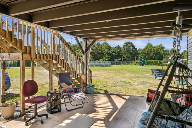 1055 Little Mountain Road, Wellford, SC 29385