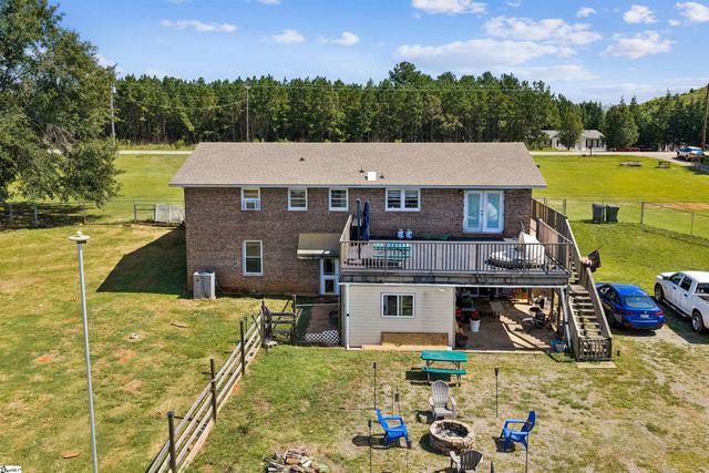 1055 Little Mountain Road, Wellford, SC 29385