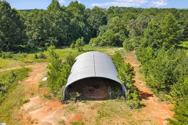 1055 Little Mountain Road, Wellford, SC 29385