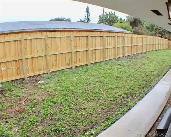 719 SW 7th Street 2, Hallandale Beach, FL 33009