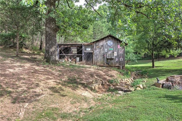 182 Henry Mack Hill Road, Rydal, GA 30171