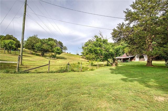 182 Henry Mack Hill Road, Rydal, GA 30171